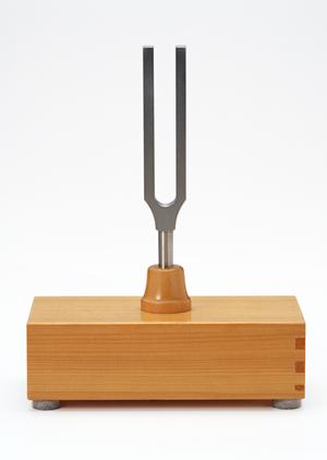 最先端精度技術を用いたレーザー微細加工